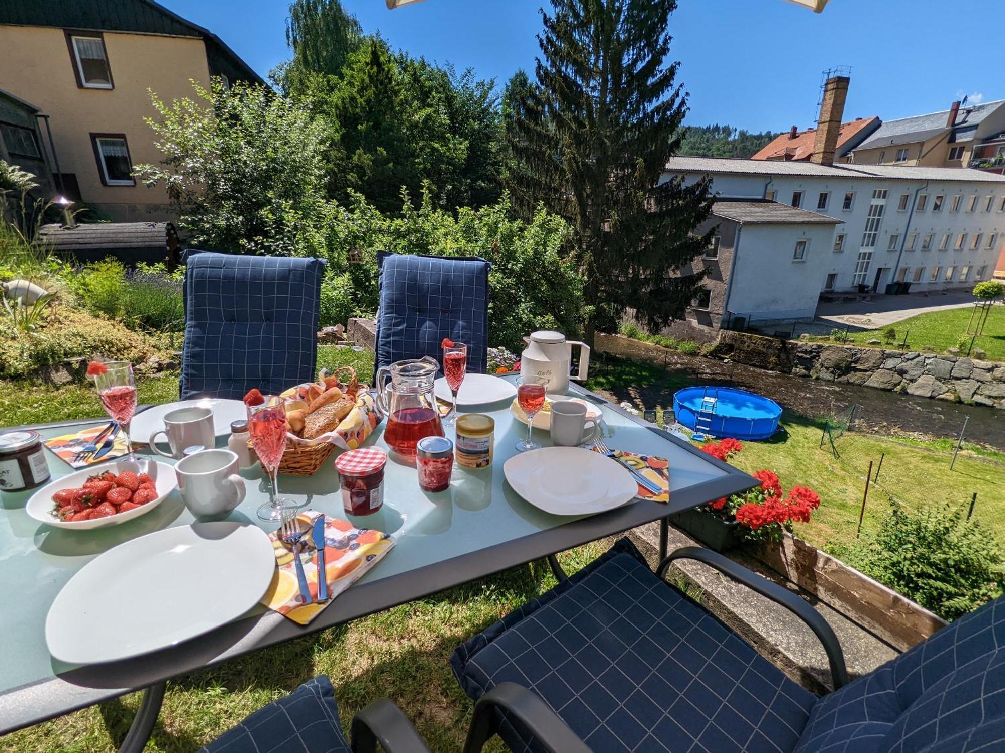 Hw2B - Urlaubsmagie - Wohlfuehlwohnung Mit Balkon, Pool, Sauna & Terrasse Зебніц Екстер'єр фото